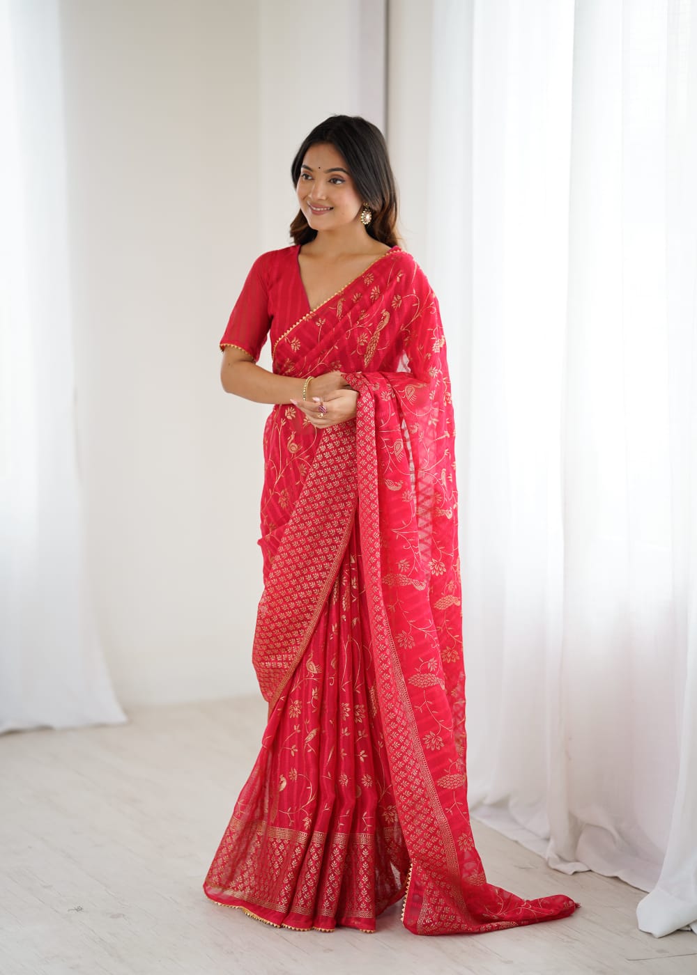 Elegant Pink Color Georgette Party Wear Saree with Foil Print & Fancy Zalar Lace