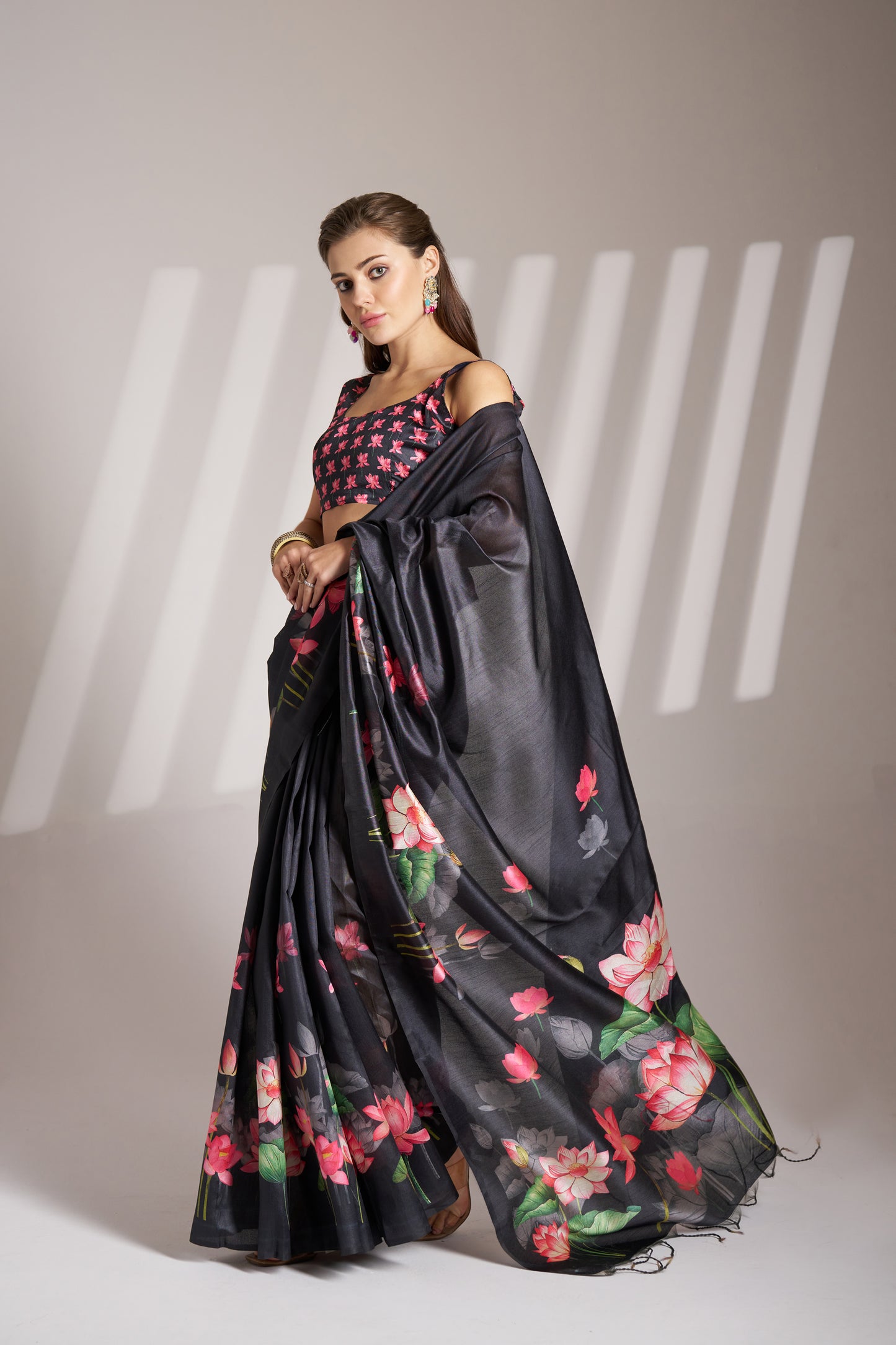 Black Linen Floral Print Party Wear Saree