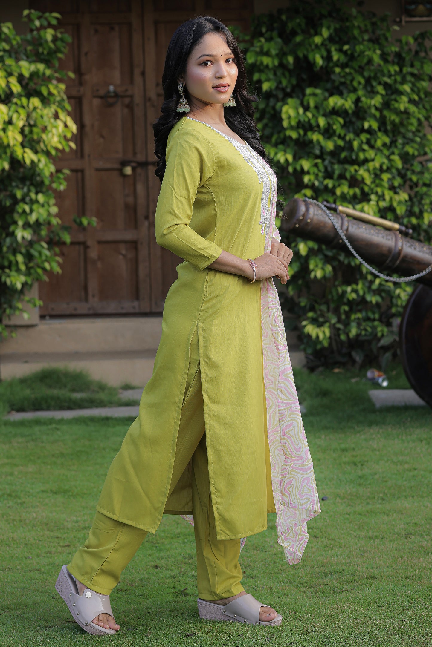 Liril Color Viscose Slub Casual Kurti Pant Set