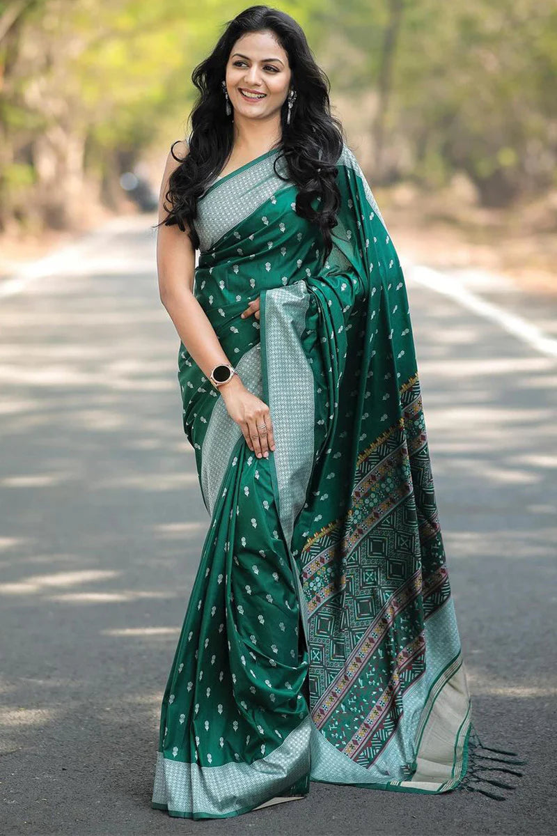 Green  Banarasi Silk Saree With Unstitched Blouse