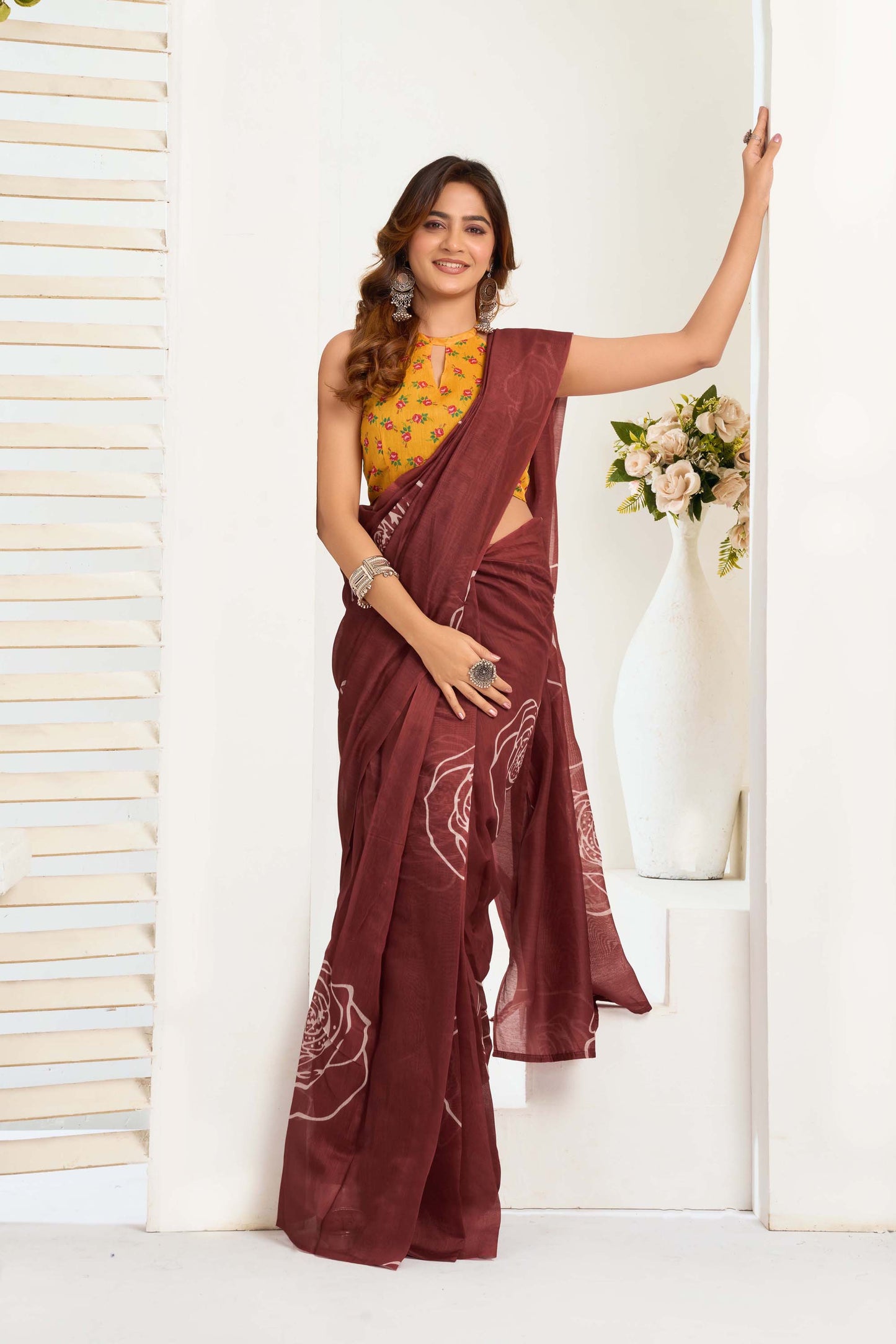 Ready-to-Wear Saree – Brown Linen with Pocket | Vastraan