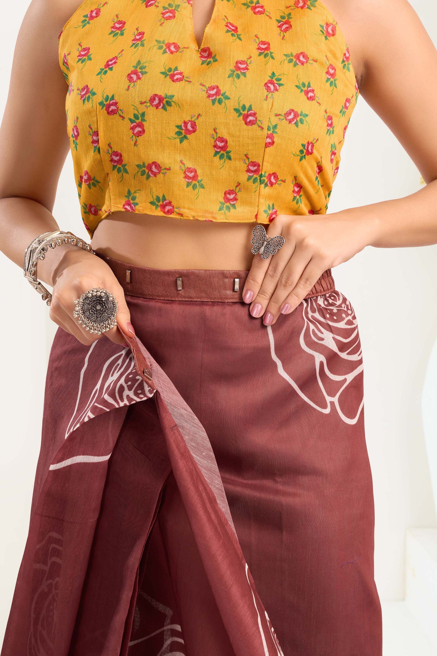 Ready-to-Wear Saree – Brown Linen with Pocket | Vastraan