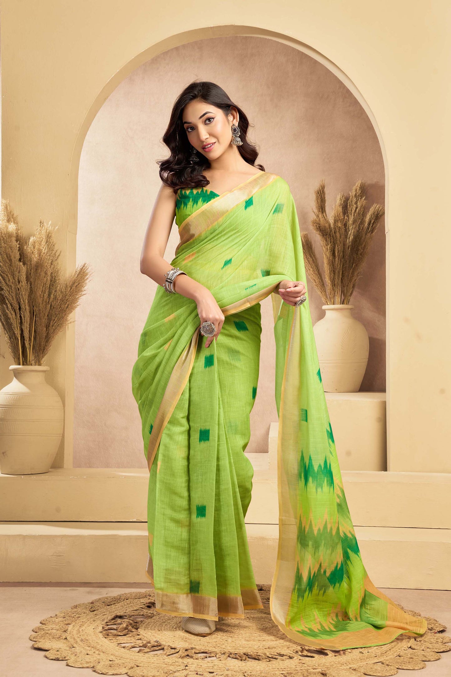 Ready-to-Wear Saree – Green Linen with Pocket | Vastraan