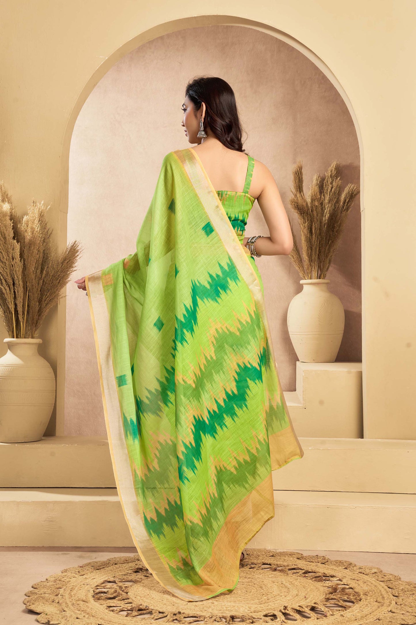 Ready-to-Wear Saree – Green Linen with Pocket | Vastraan