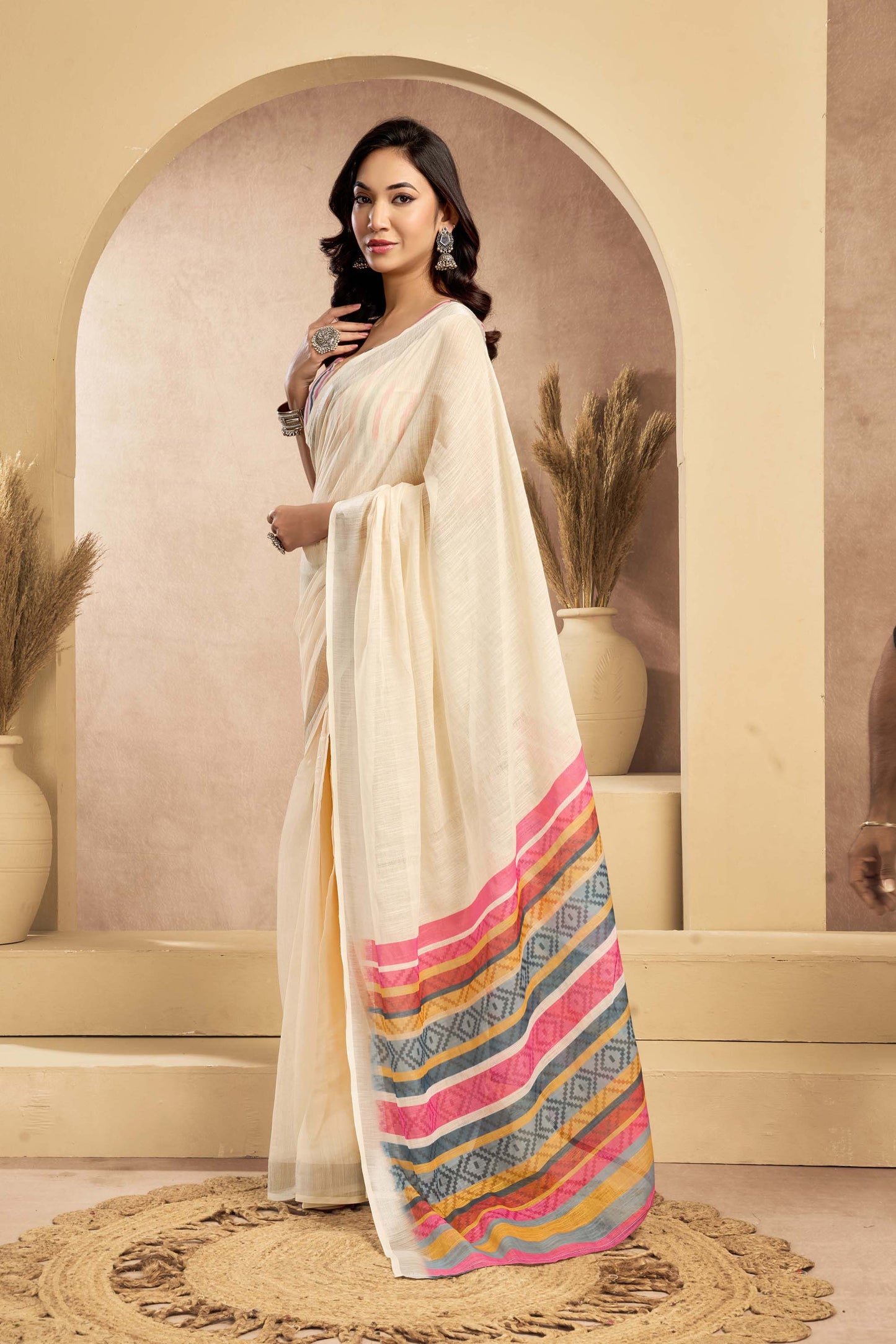 Ready-to-Wear Saree – Beige Linen with Pocket | Vastraan