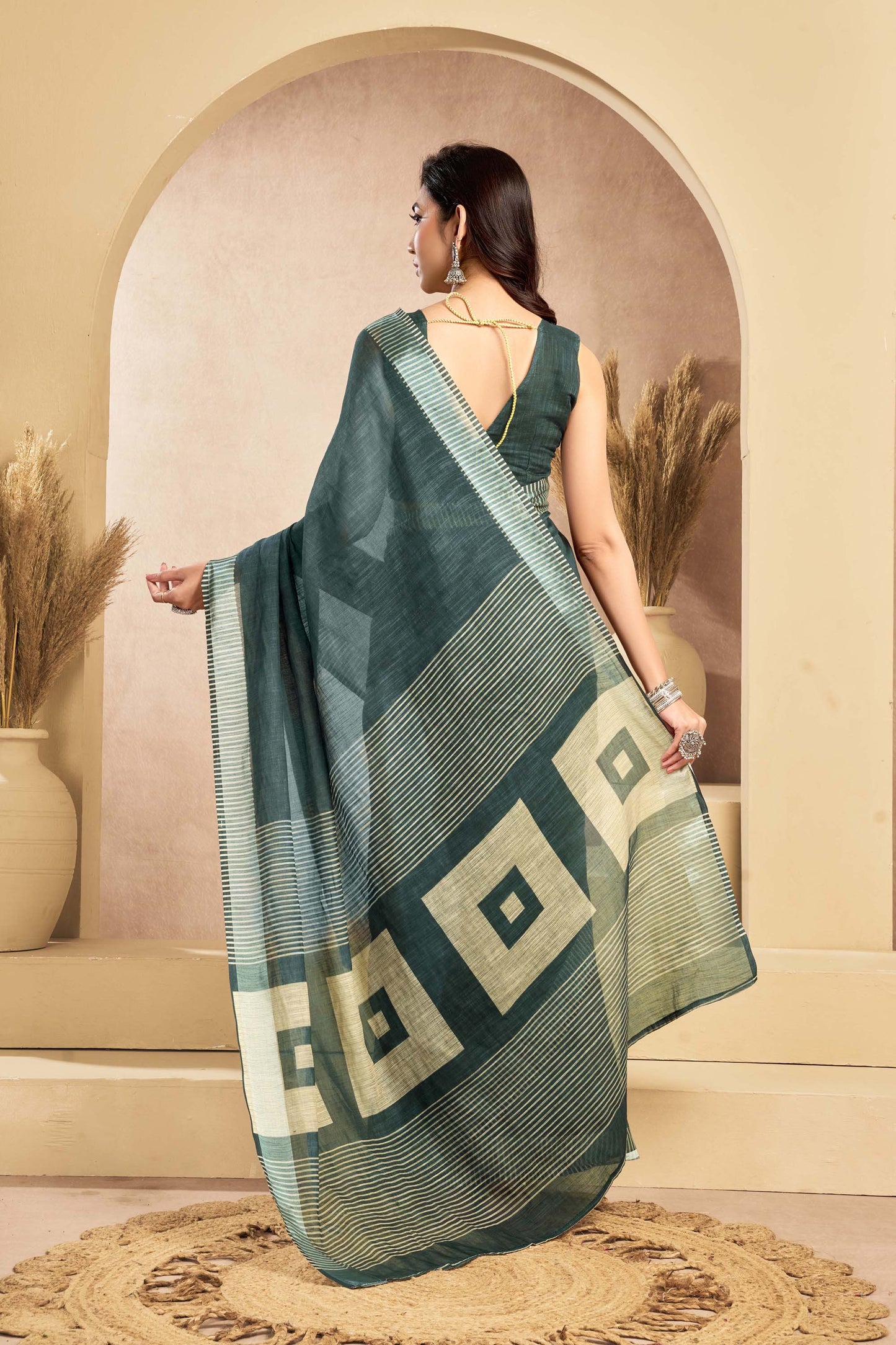 Ready-to-Wear Saree – Teal Linen with Pocket | Vastraan