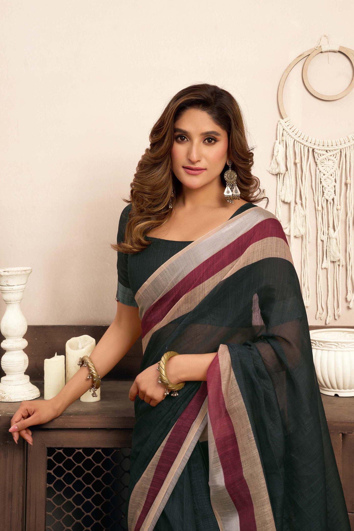 Ready-to-Wear Saree – Black Linen with Pocket | Vastraan