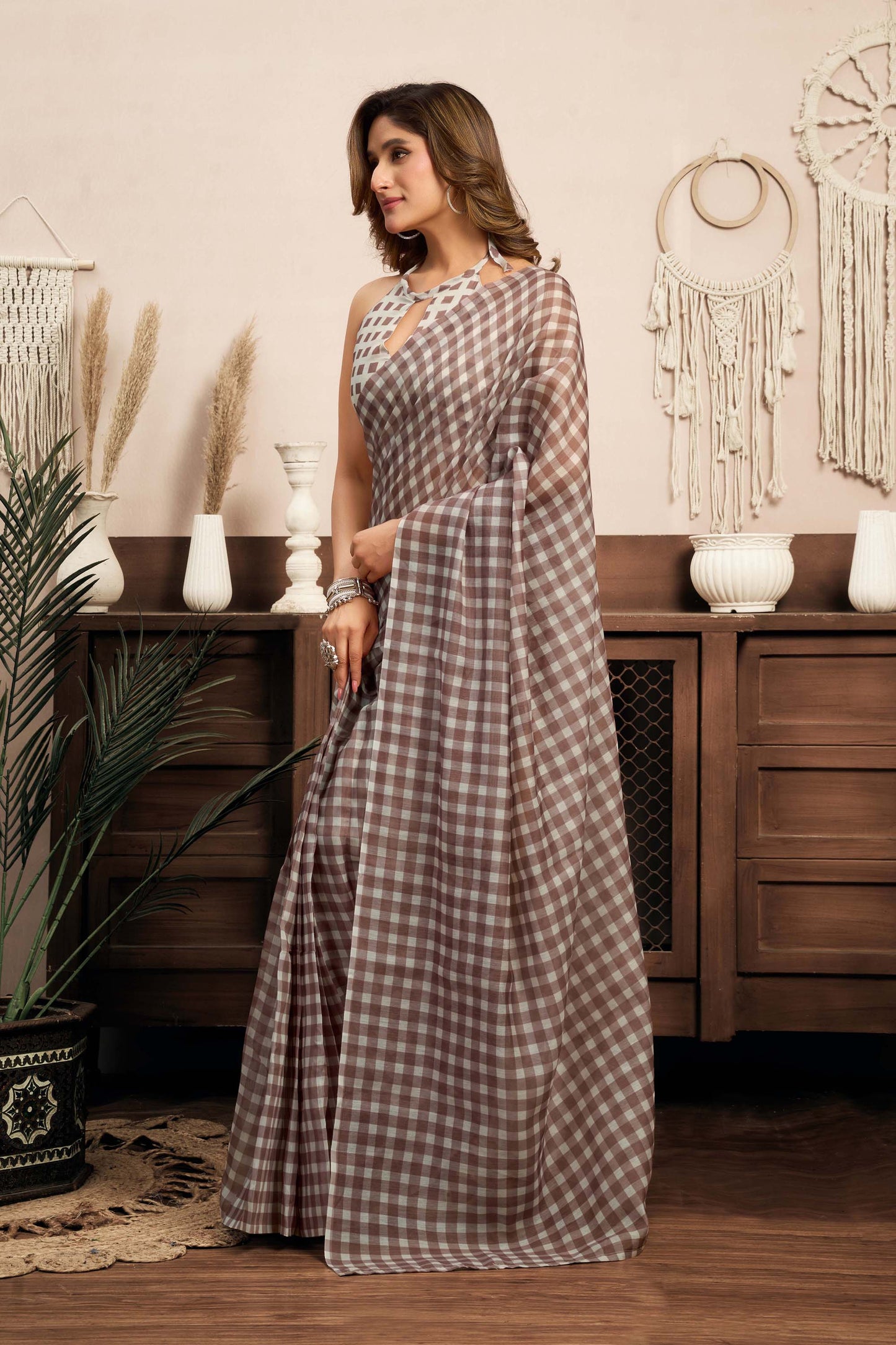 Ready-to-Wear Saree – Brown Linen with Pocket | Vastraan