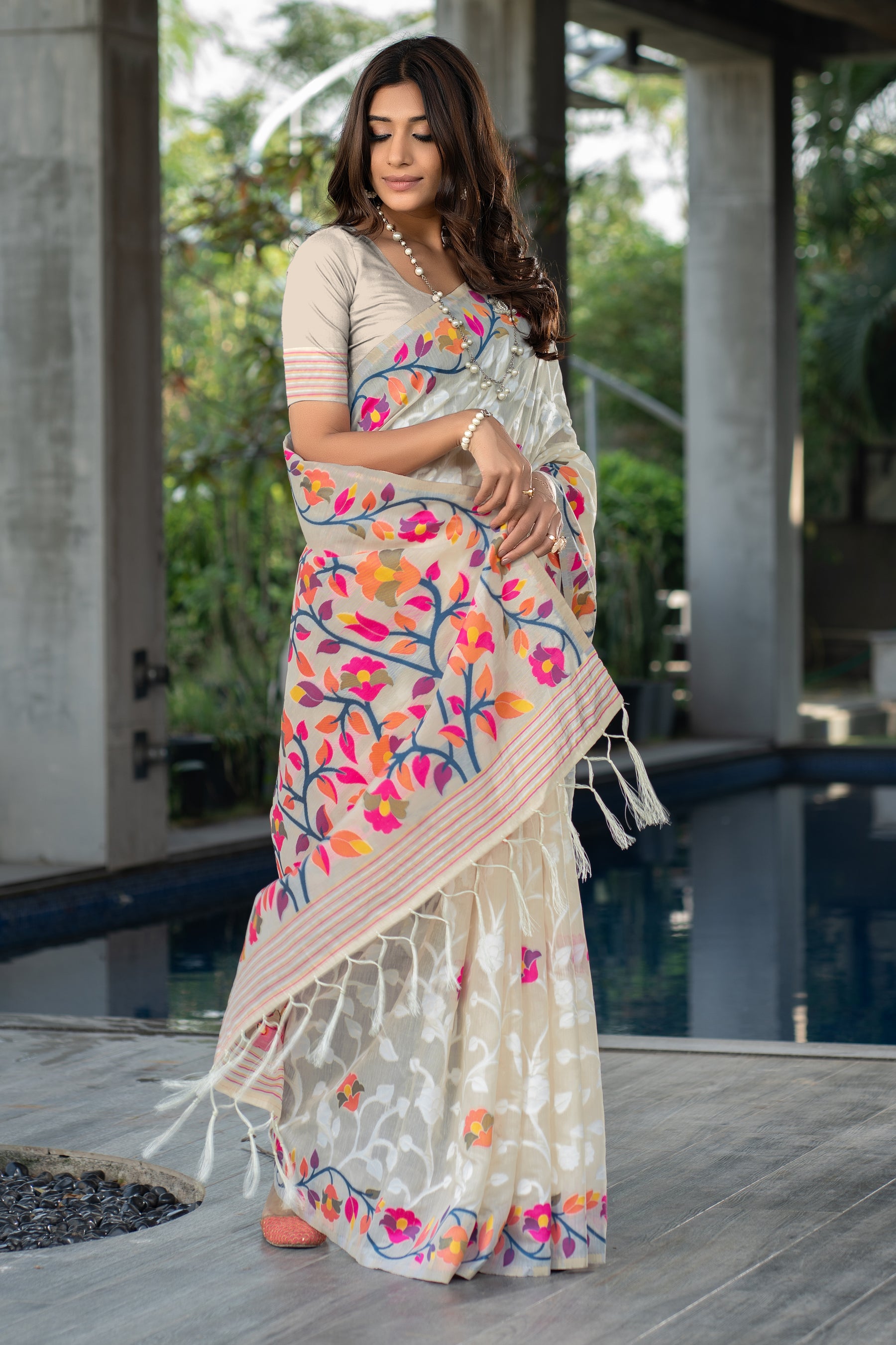 Claasic Ruhani Off White Color Cotton Jamdani Saree