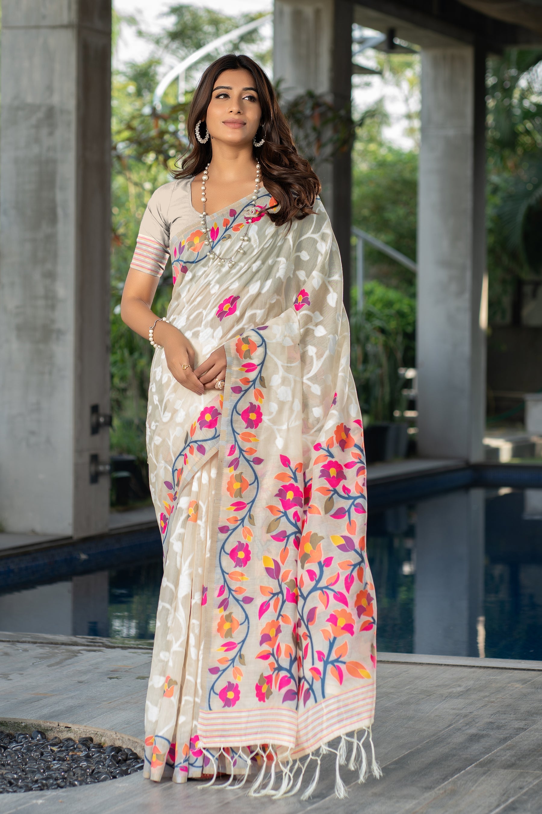 Claasic Ruhani Off White Color Cotton Jamdani Saree