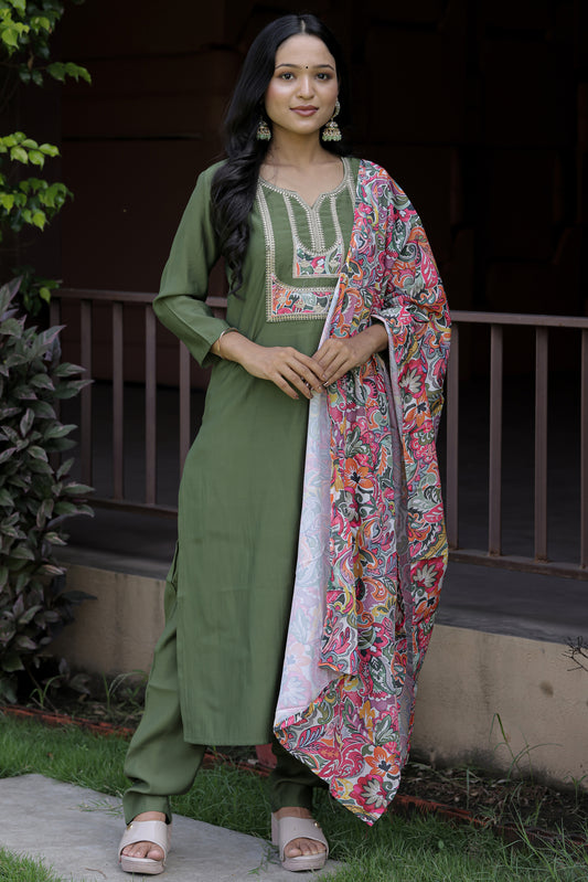 Beautiful Mahendi Color Viscoz Chanderi Kurti Pant Set