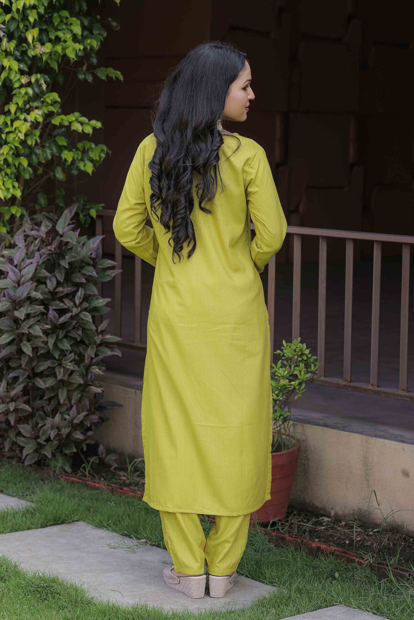 Liril Color Viscose Slub Kurti Pant Set